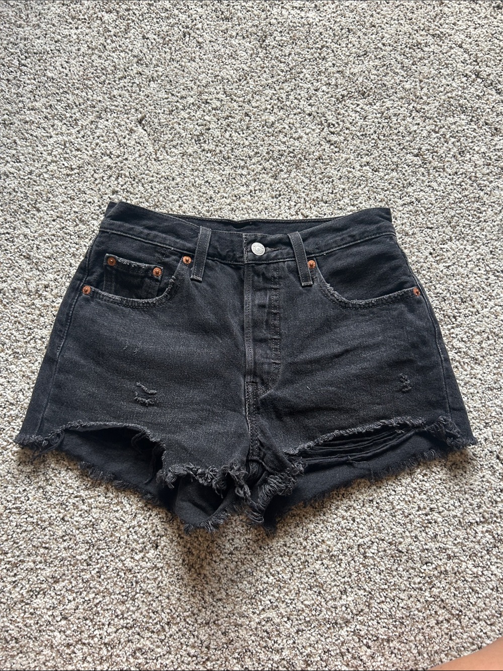 Vintage Levi’s Black High Rise Cutoff Denim Shorts | Size 25